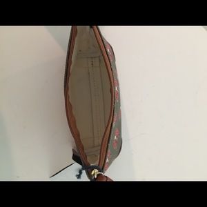 Dooney &Bourke NFL Tampa bay Buccaneers wristlet